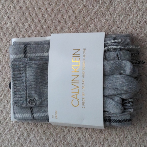 Calvin Klein Scarf and glove set grey - Picture 1 of 2